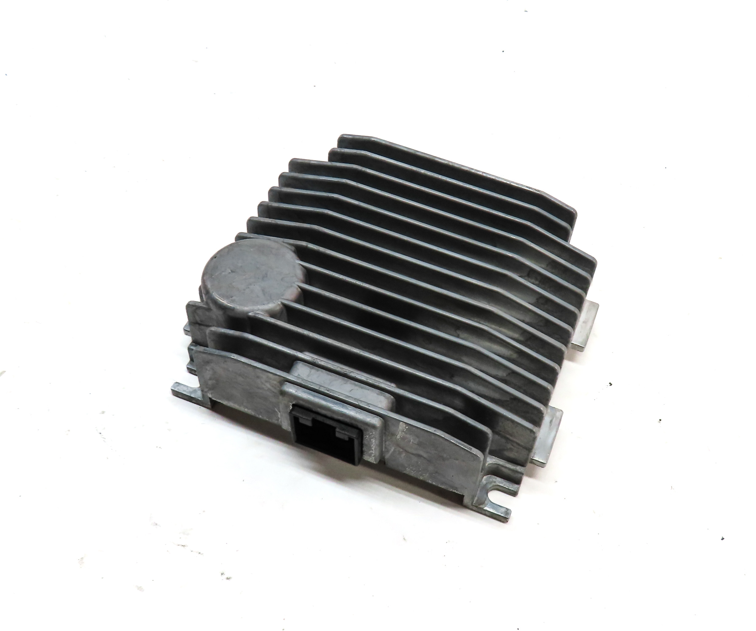 2015 PORSCHE CAYENNE (958) EXTERNAL SOUND GENERATOR SPEAKER MODULE AMPLIFIER — exact item pictured